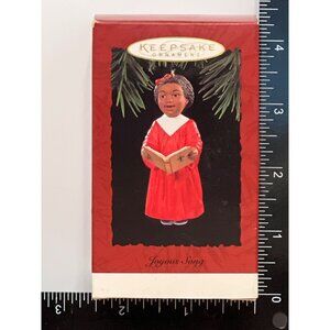 1994 HALLMARK KEEPSAKE ORNAMENT QX447-3 JOYOUS SONG CHOIR CHURCH
